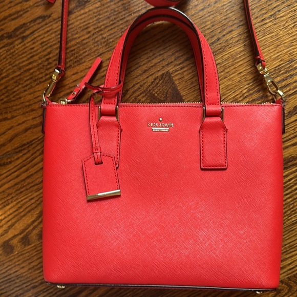 Kate Spade Crosshatch Leather Red Cameron Street Lucie Crossbody bag. Damage. - Picture 3 of 11